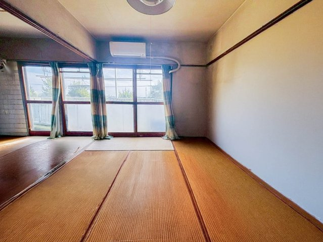 6帖の和室です。DKと繋げてLDKとしても活用いただけます♪　CG加工にて家具等を消去しております。