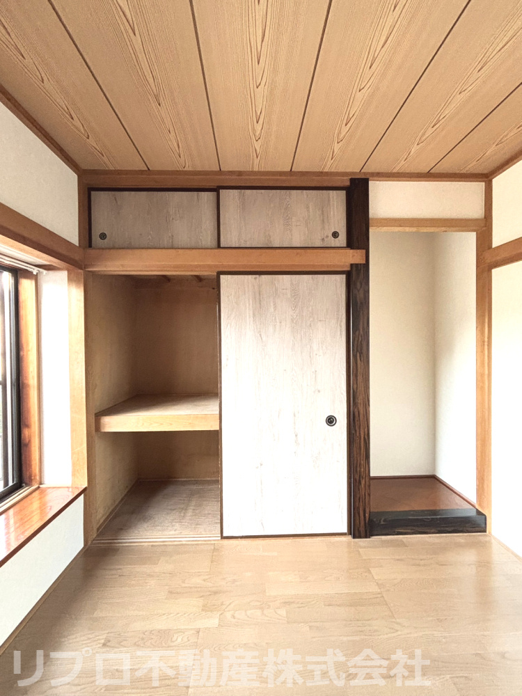 1階洋室には収納力のある押入れで、季節用品や大きな荷物もすっきり整理できます！