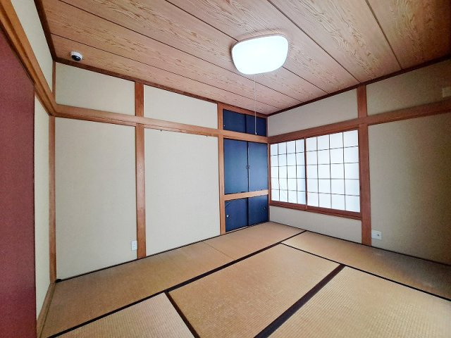 1階6.0帖/横になってくつろぐのはもちろんお子様のプレイルームとしても便利な和室。