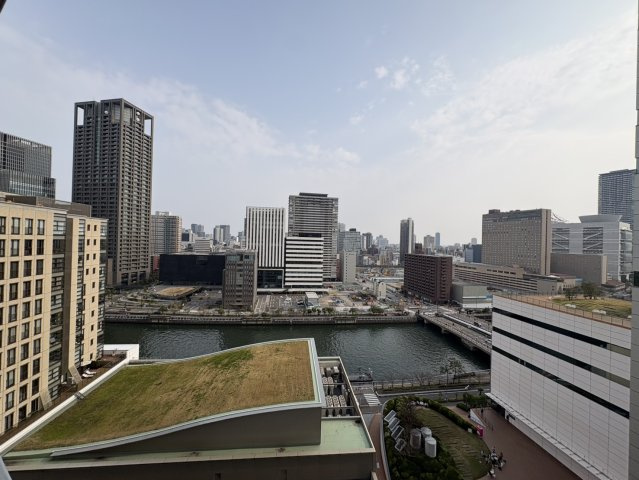 【物件からの展望】周りに高い建物も少なく大阪の景色を一望できます☆