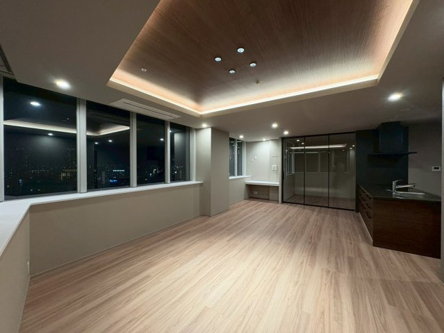 【リビングダイニング】別角度からのお写真になります☆