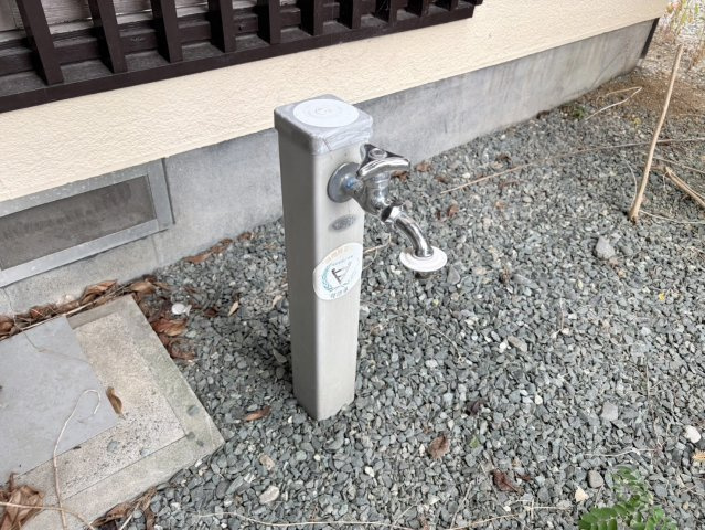 外水栓。水やりや洗車、掃除などが手軽に行え、生活の利便性が向上しますね！