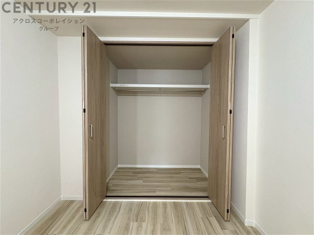 衣類やアクセサリー、小物類の収納が便利で整理整頓がしやすく、部屋の美観を保ちつつ、スペースを最大限に活用できます。衣服のしわやダメージを防ぎ、長持ちさせることができます。