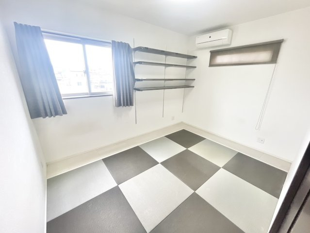 2階洋室は全部で4部屋あり、多目的に使えます！