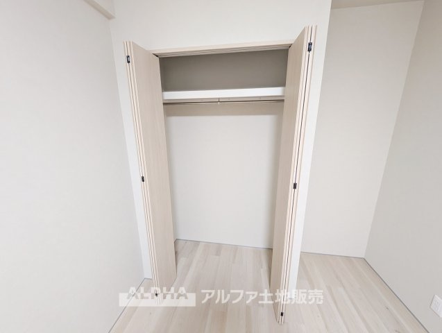 【Smart　Storage】　◆WIC＆パントリー◆衣類をまとめやすいWICに加え、キッチンまわりの整理に便利なパントリーも備えています。
