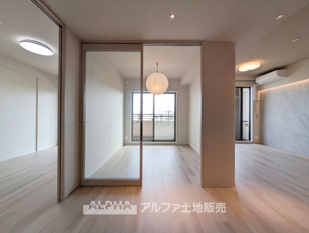 【Relaxing　Space】　◆くつろぎの空間◆リビングと各居室をバランスよく配置。家族それぞれの時間も大切にできる住まいです。