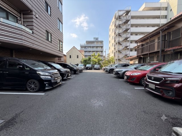 平置き駐車場。