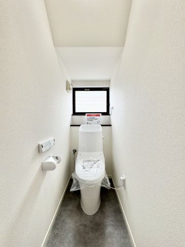 トイレは各階に設置されており新品交換しておりますので、気持ちよくお使いいただけます！