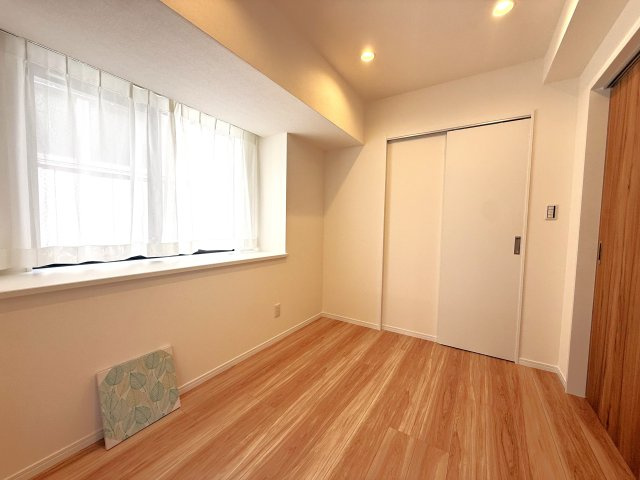バルコニー側洋室約5.0帖？