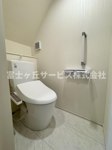 1Fトイレです　2Fにも同タイプのトイレがあります