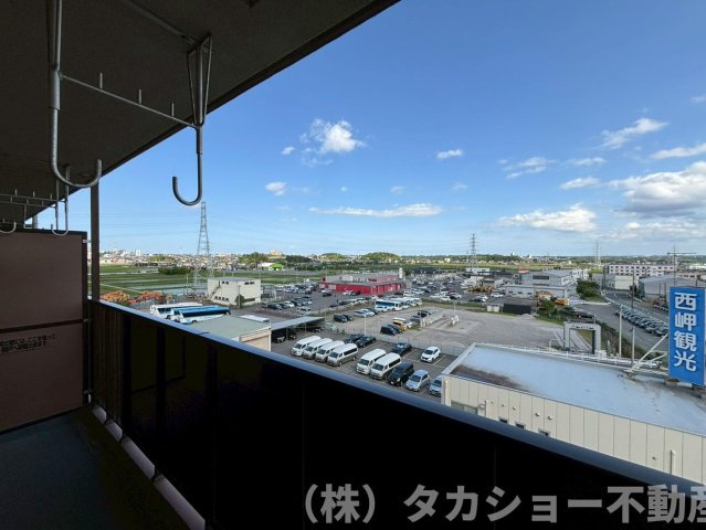 広々としたバルコニーです