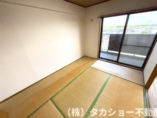 フローリングだけでなく、和室もあります