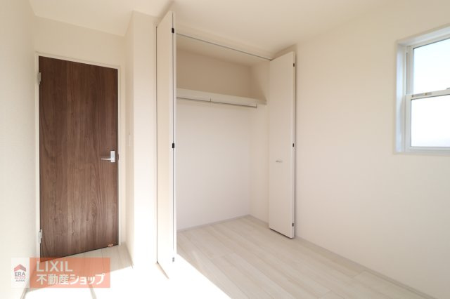 物をしまう場所が確保できるため、家の中が散らからず広々と快適に暮らすことができます。