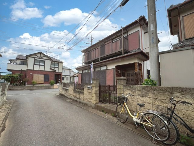 南西角地で陽当り良好！敷地約35坪・ご家族のライフスタイルに合わせた自由設計が可能です。参考プランもご用意しておりますので、建物イメージや資金計画などお気軽にご相談ください。