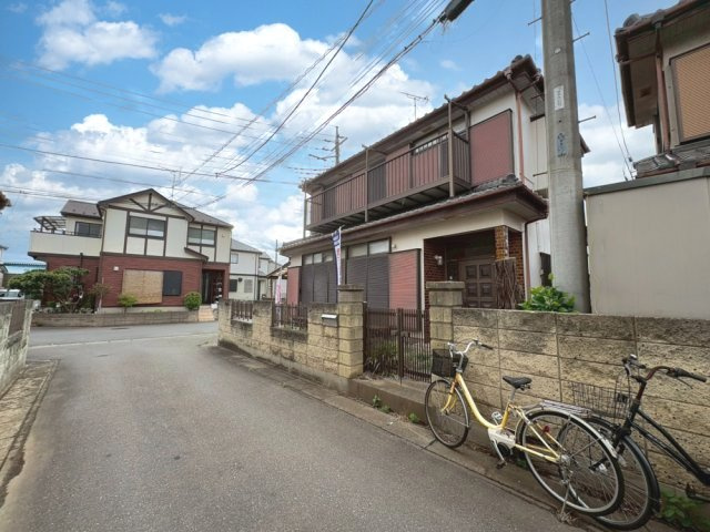 南西角地で陽当り良好！敷地約35坪・ご家族のライフスタイルに合わせた自由設計が可能です。参考プランもご用意しておりますので、建物イメージや資金計画などお気軽にご相談ください。