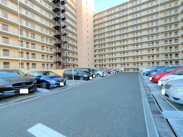 【駐車場】