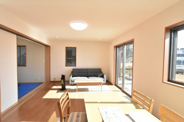 【鴻巣市箕田字富士山 全14区画の居間】