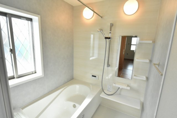 【鴻巣市箕田字富士山 全14区画の浴室】