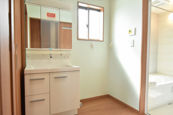 【鴻巣市箕田字富士山 全14区画の独立洗面台】