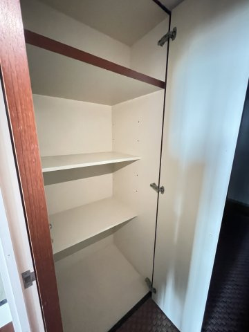 廊下の収納です。
