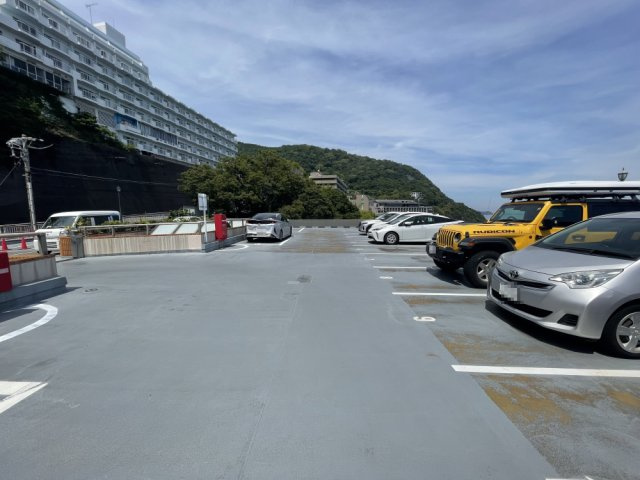 敷地内に駐車場もございます。（現在空き無し）