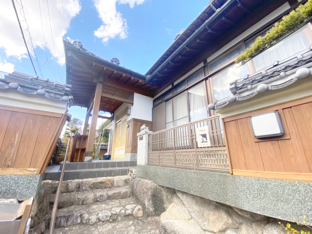 土地面積308.94ｍ2（約93.45坪）、建物面積190.96ｍ2（約57.76坪）！
