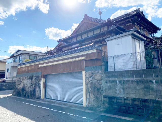 土地面積308.94ｍ2（約93.45坪）、建物面積190.96ｍ2（約57.76坪）