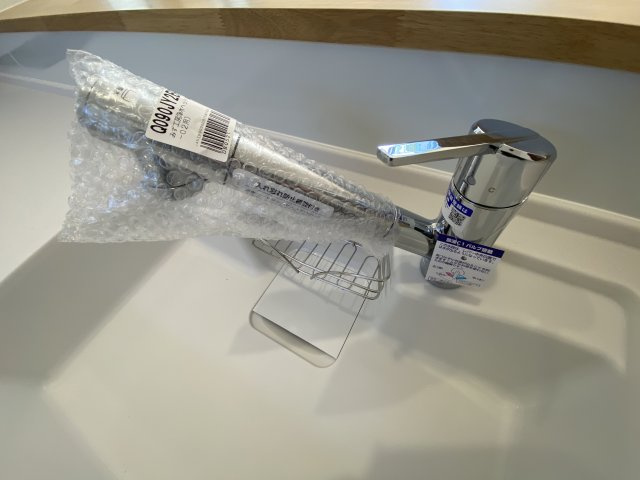 浄水器内蔵ハンドシャワー水栓。　