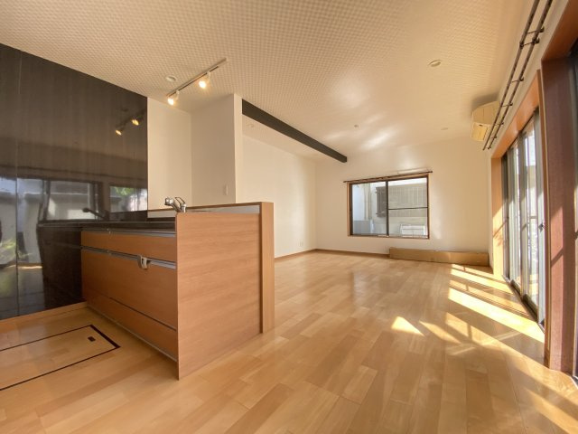 2011年リフォームし、その後お住まいになっておらず、状況良好です。