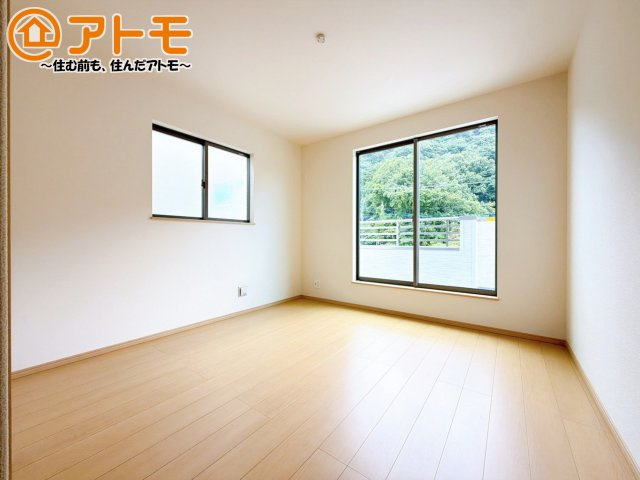 各居室に収納がついているので、部屋の中をすっきり見せることができますね！