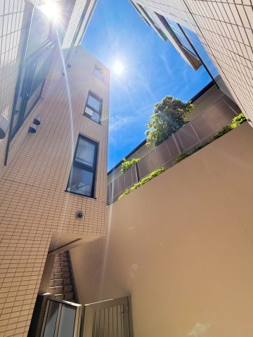 テラスから望む青空