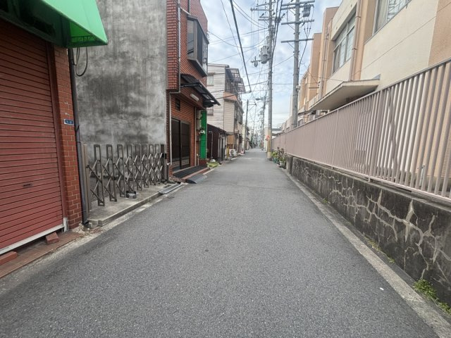 現地前面道路です