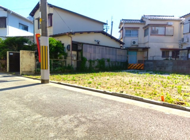 限定1区画です。建築条件付き土地販売ではありません。
