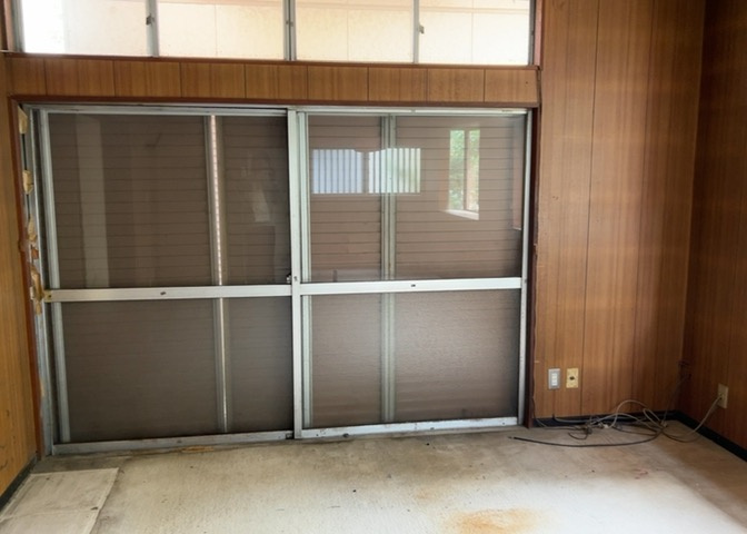 直線タイプはLとDKを一直線に並べた形で対面キッチンのタイプです。一般的なのでよく見かけるかもしれません。直線タイプに似た直接アイランドタイプは、キッチンとダイニングの間に壁がない分広く感じられます。