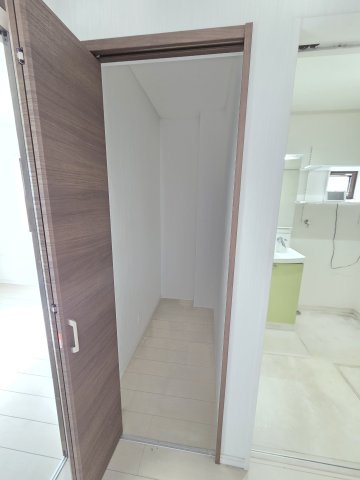 1階廊下物入