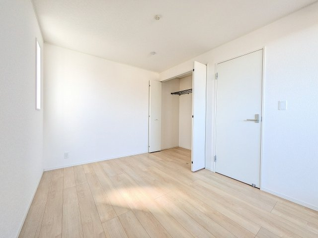 ～収納力の高いクローゼット完備～