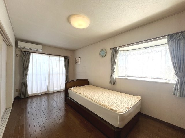 2面採光の洋室