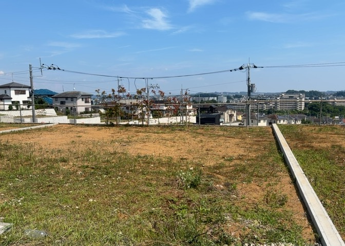 土地探しをしていると都市計画区域という言葉を目にすると思います。法律によって、都道府県知事や国土交通大臣が指定するエリアのことを指しており、都市計画区域は市街化区域と市街化調整区域に分けられています。