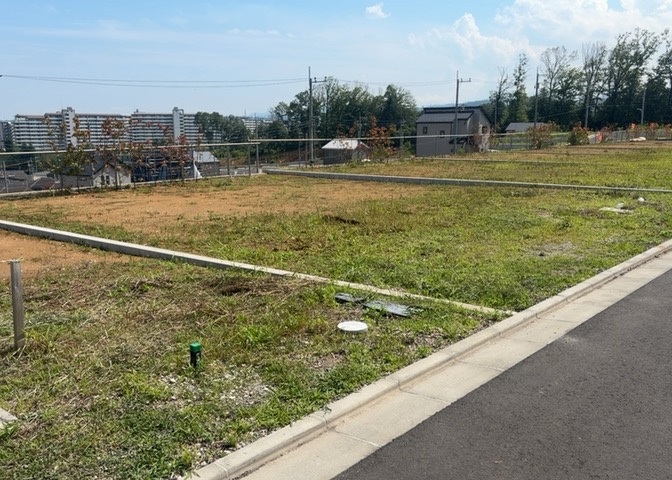 物件の詳細については、現地を見てわかること以外に、役所や法務局などで調べないとわからないことがあります。そのため、現地に行く場合は、もしこの物件を買ったらどのような生活ができるかをイメージしましょう。