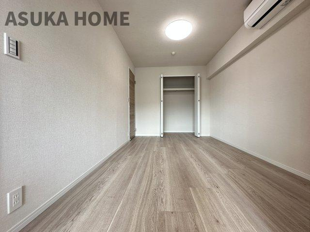 6.0帖の洋室は新規エアコン取付済みの居室です♪