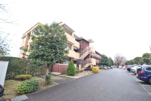 コンビニ、ドラッグストア、公園、郵便局、ケーヨーデイツー、イオンモール等徒歩10分圏内