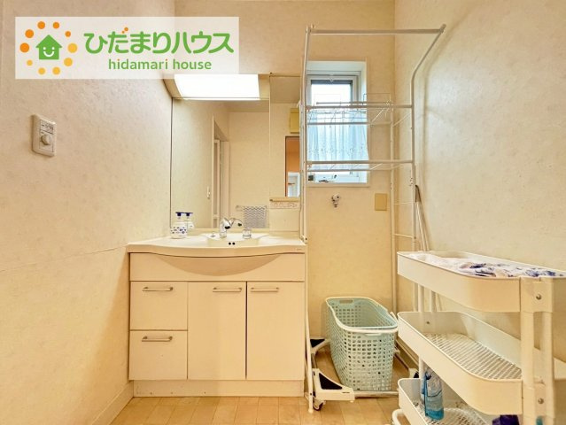 シンプルで使い勝手の良い独立洗面台！