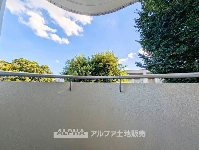 お洗濯にも便利なバルコニー付き