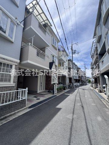 周辺は車通りも少なく、お子様が安全に遊べます。