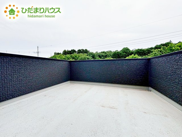 広々としたバルコニーは、大量の洗濯物を干しても余裕！お布団だって、家族全員分をいっきに干せますね(^O^)