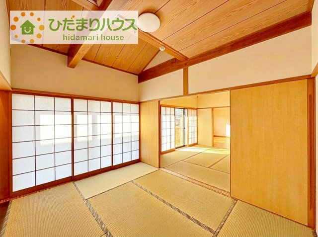 やわらかな自然光が差し込む和室！