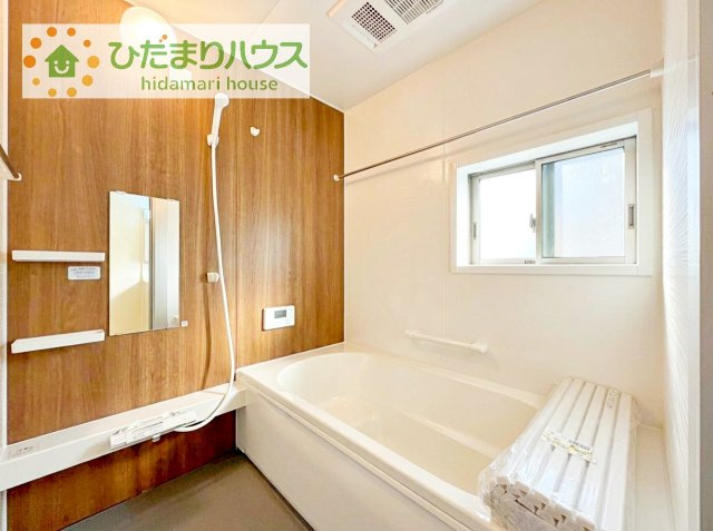 いつまでも入っていられるような広々とした浴室が魅力的！