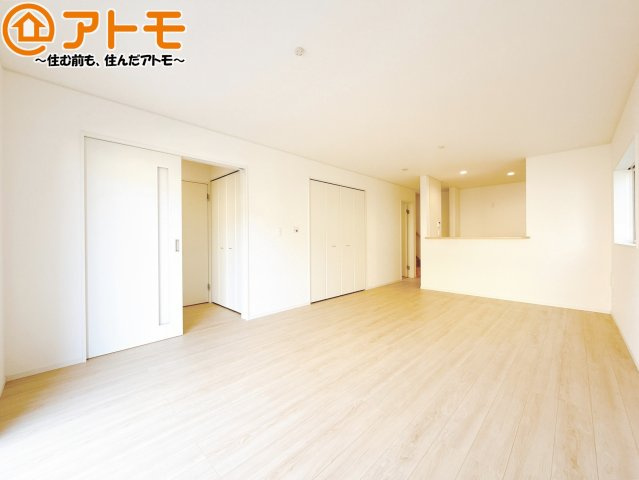 家族団らんのイメージは、リビングを思い浮かべませんか？リビングこそ広々としたお部屋が良いですね♪