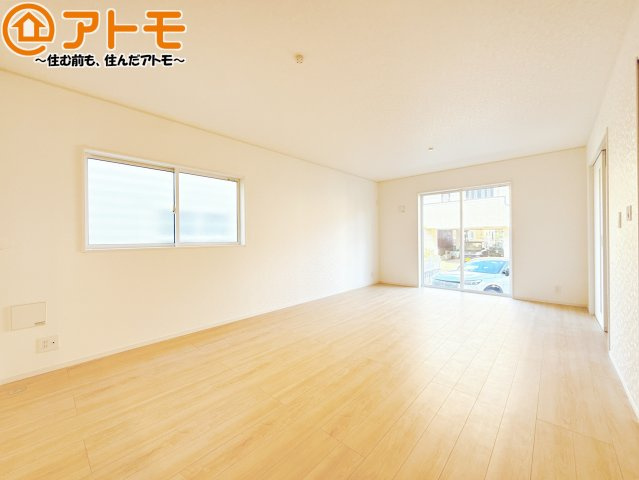 日当たりのよいリビングは、一年を通してぽかぽかとしています。家族が自然と集まる空間になりそうですね♪