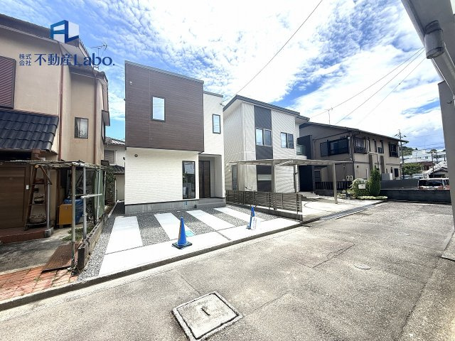 完成間近になります。　土地面積：101.05？　（30.56坪）　建物面積83.45？（25.24坪）